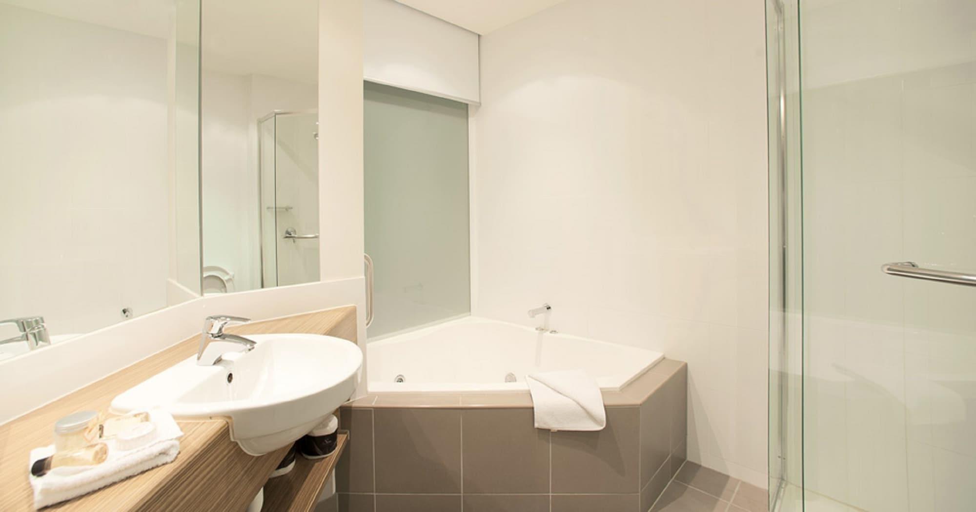 The Waves Apartments Cowes Extérieur photo