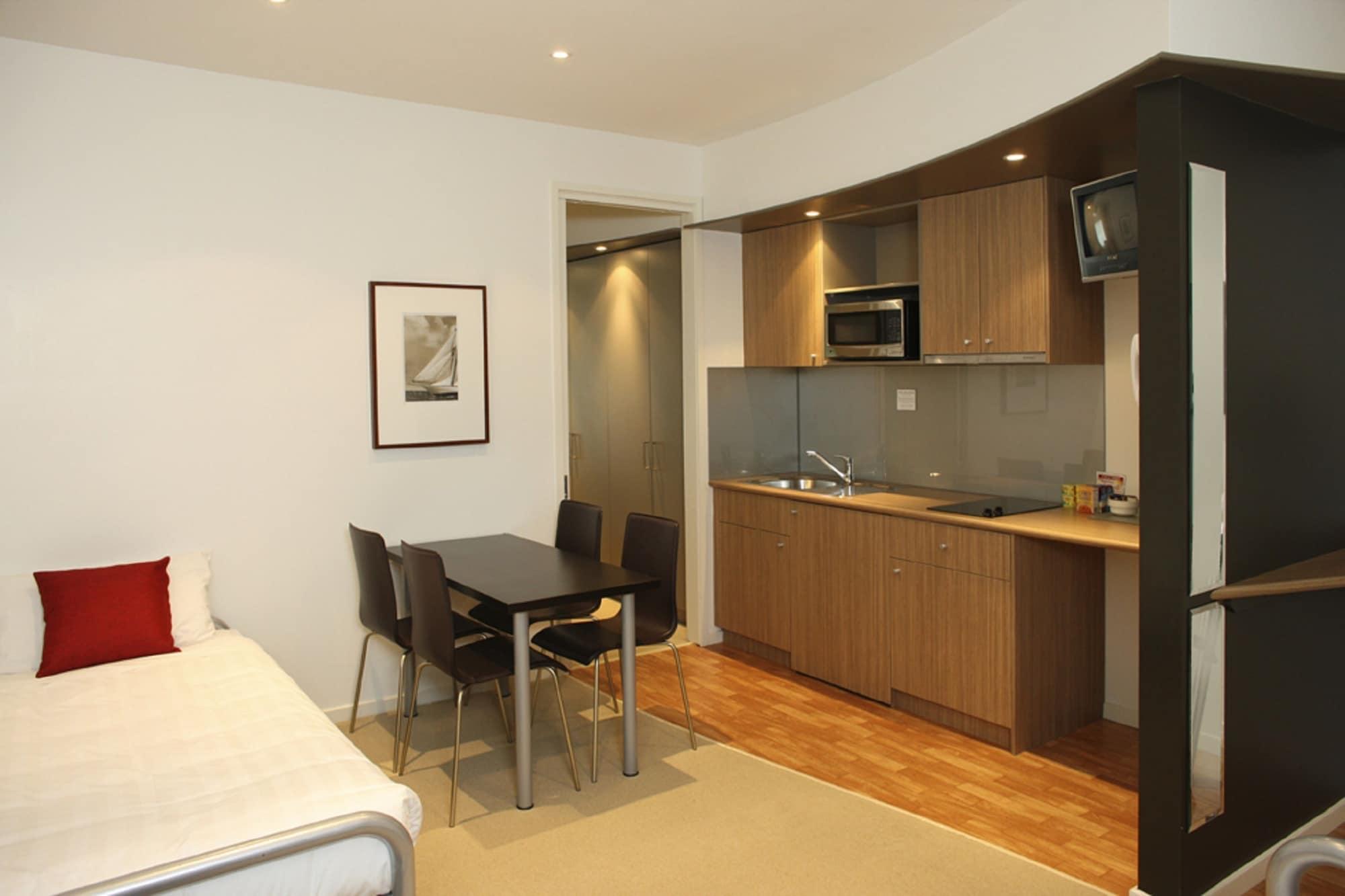 The Waves Apartments Cowes Extérieur photo