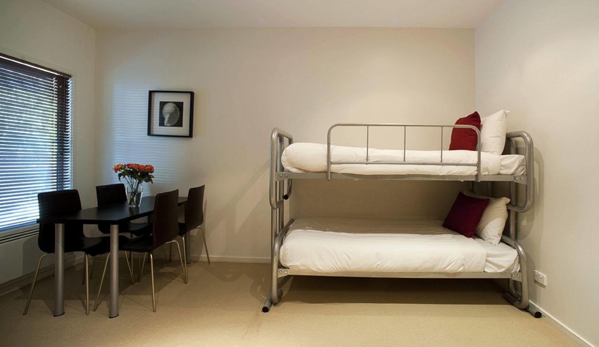 The Waves Apartments Cowes Extérieur photo