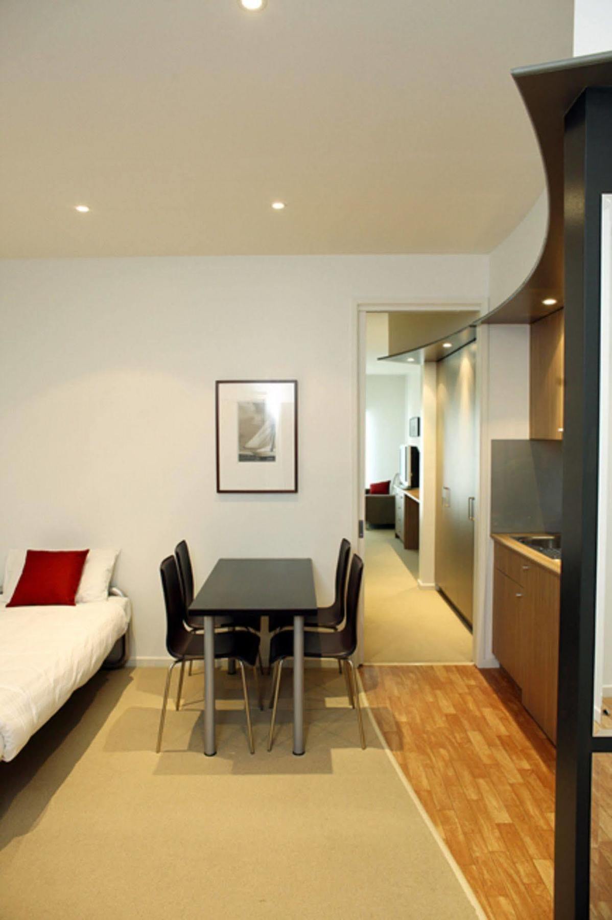 The Waves Apartments Cowes Extérieur photo